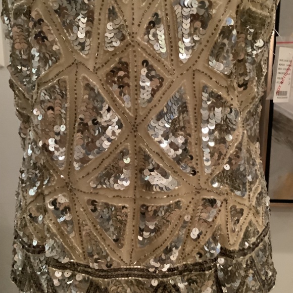 Camille La Vie Sequin top - fully lined with v-neck and side zipper.  New!! - Picture 10 of 10